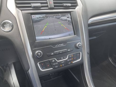 Used 2019 Ford Fusion SEL FWD image 16