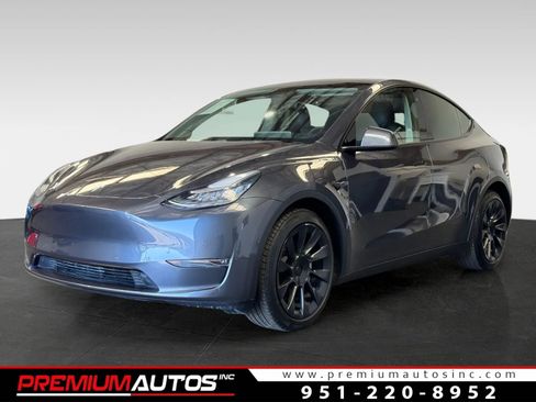 Used 2020 Tesla Model Y Long Range image 1