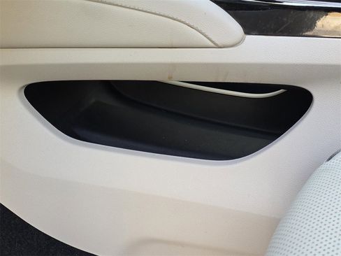 Used 2022 Buick Envision Essence w/ Technology Package I image 42