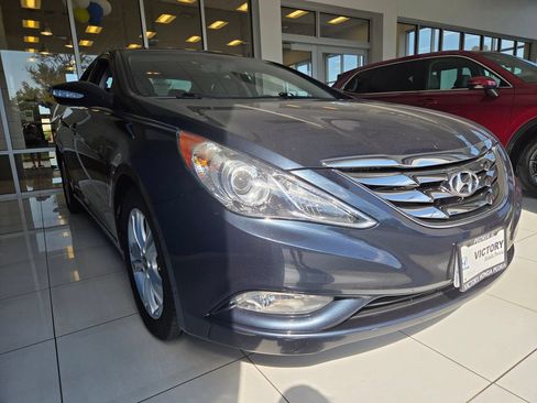 Used 2011 Hyundai Sonata Limited FWD image 3