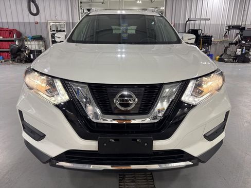 Used 2017 Nissan Rogue SV image 13
