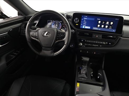 Used 2025 Lexus ES 350 w/ Luxury Package image 19