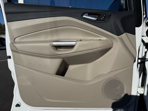 Used 2016 Ford Escape SE FWD image 17