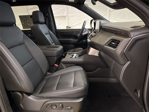 Certified 2024 Chevrolet Tahoe Z71 w/ Luxury Package image 28