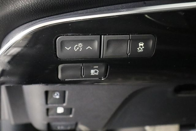 Used 2020 Toyota Prius Prime XLE FWD image 14