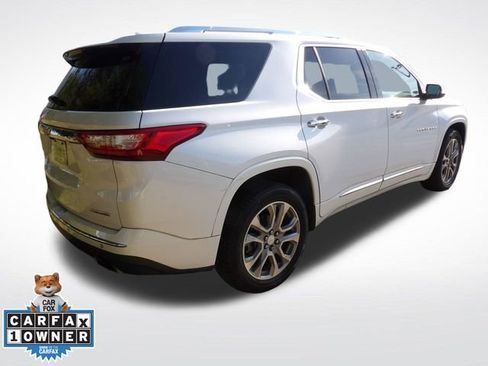 Used 2019 Chevrolet Traverse Premier w/ Driver Confidence II Package FWD image 12