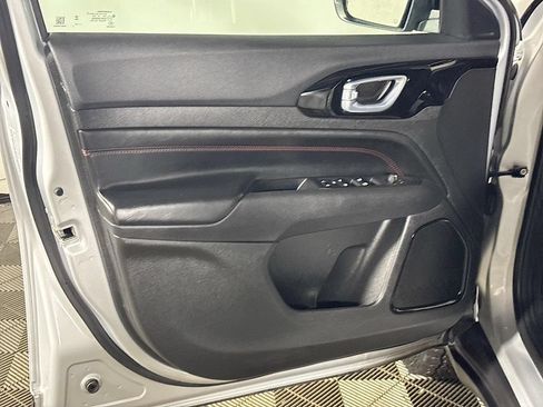 Used 2024 Jeep Compass Trailhawk AWD/4WD image 10