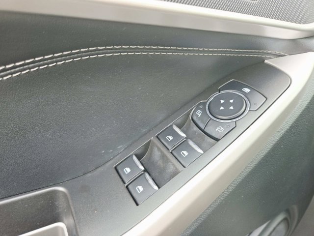 Used 2024 Ford Explorer XLT AWD/4WD image 32
