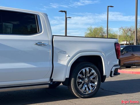 Used 2024 GMC Sierra 1500 Denali w/ Denali Reserve Package AWD/4WD image 10