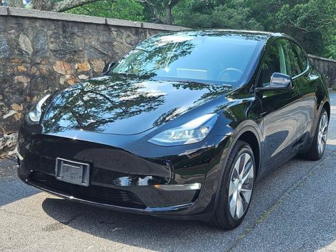 Used 2023 Tesla Model Y Long Range AWD/4WD image 14