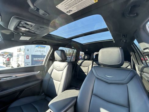 Used 2021 Cadillac XT6 Luxury image 21