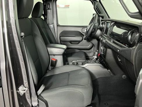 Used 2022 Jeep Wrangler Unlimited Sport AWD/4WD image 30