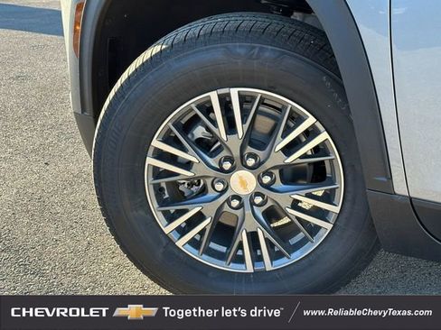 New 2026 Chevrolet Traverse LT FWD image 9