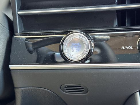 New 2026 Genesis GV70 2.5T Advanced image 26