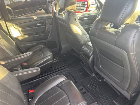 Used 2015 GMC Acadia SLT image 23