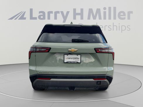 Used 2025 Chevrolet Equinox LT w/ Safety and Technology Package AWD/4WD image 4