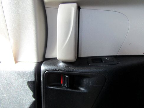 Used 2017 Chrysler Pacifica LX image 31