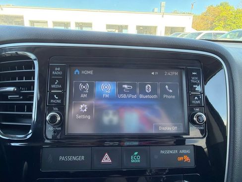 Used 2018 Mitsubishi Outlander ES AWD/4WD image 26