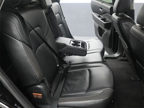 Used 2023 Nissan Pathfinder SL image 19