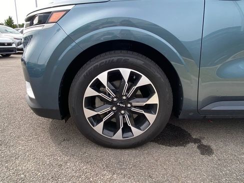 Used 2024 Kia Carnival EX FWD image 35