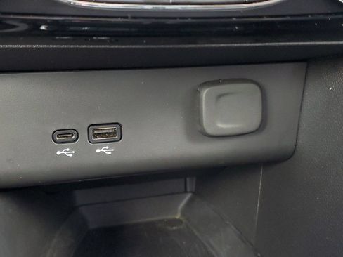 Used 2024 Buick Encore GX Sport Touring AWD/4WD image 29