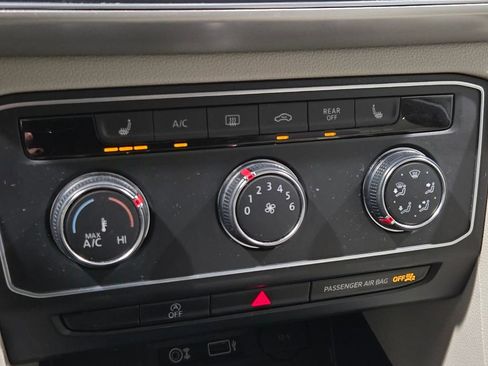 Used 2018 Volkswagen Atlas SE image 25