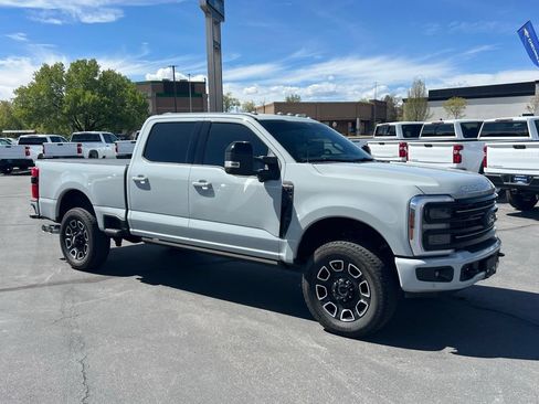 Used 2025 Ford F350 Platinum AWD/4WD image 6