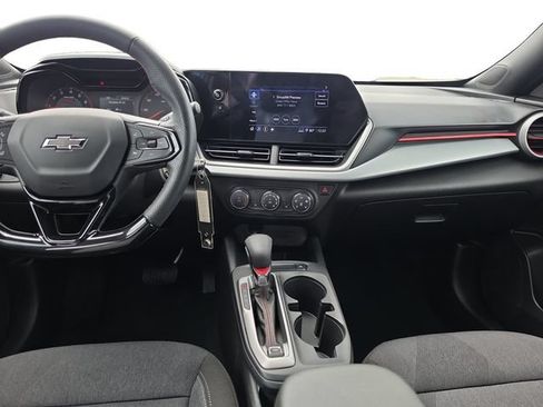 Used 2024 Chevrolet Trax RS w/ Driver Confidence Package FWD image 12
