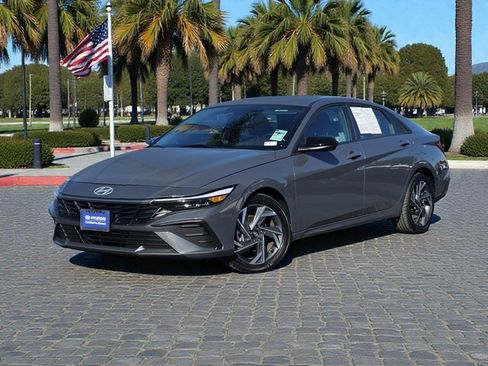 Certified 2025 Hyundai Elantra Sport image 2