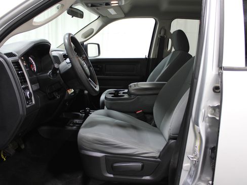 Used 2017 RAM 2500 Tradesman w/ Chrome Appearance Group image 3