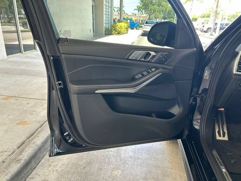 Used 2022 BMW X7 xDrive40i w/ M Sport Package AWD/4WD image 58