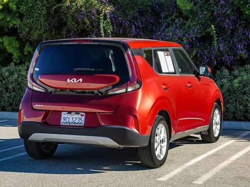 Used 2023 Kia Soul LX w/ LX Technology Package image 4