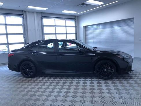 Used 2025 Toyota Camry SE FWD image 33