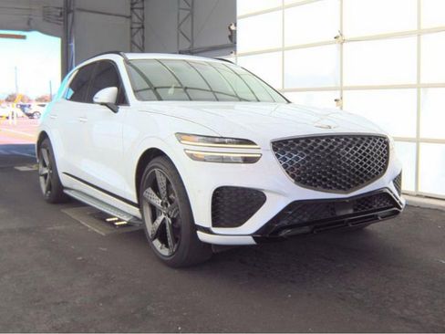 Used 2025 Genesis GV70 2.5T w/ Sport Prestige Package image 4