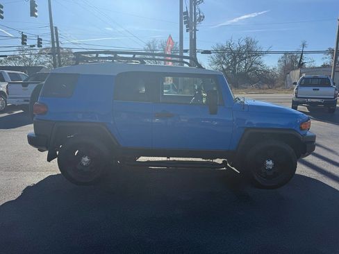 Used 2007 Toyota FJ Cruiser 4WD image 3
