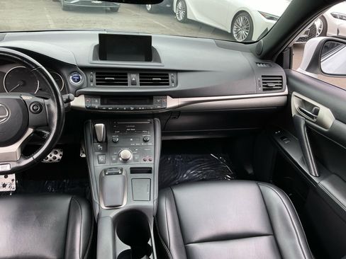 Used 2017 Lexus CT 200h w/ Navigation System Package FWD image 16