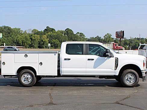 Used 2026 Ford F250 XL w/ XL Chrome Package AWD/4WD image 9