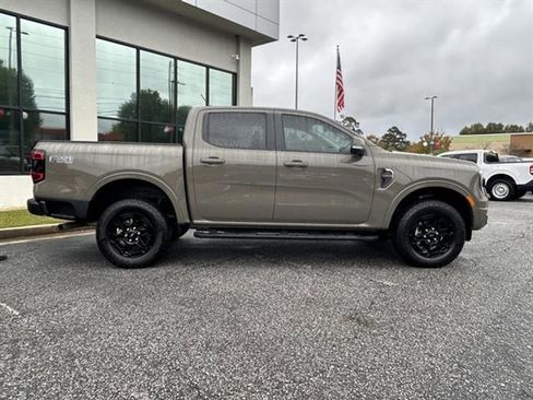 Used 2025 Ford Ranger Lariat w/ FX4 Off-Road Package image 3