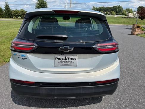 Used 2023 Chevrolet Bolt LT w/ Driver Confidence Package FWD image 5