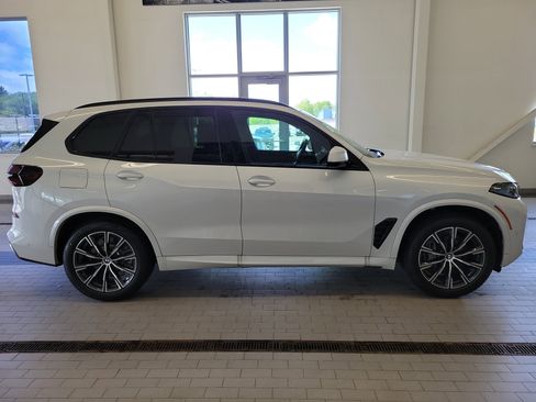New 2026 BMW X5 xDrive50e w/ M Sport Package AWD/4WD image 8