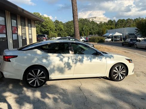 Used 2020 Nissan Altima 2.5 SR w/ Premium Package AWD/4WD image 6