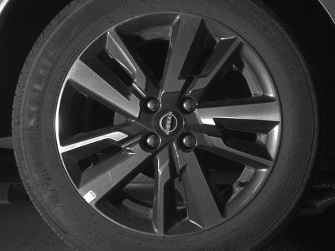 Used 2025 Nissan Versa SV FWD image 15