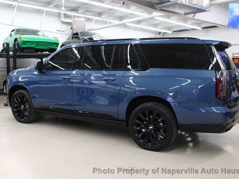 Used 2025 Cadillac Escalade ESV Sport Platinum w/ LPO, ONYX Package image 5