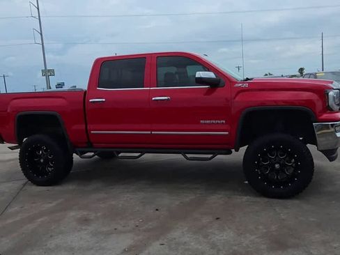 Used 2017 GMC Sierra 1500 SLT w/ SLT Preferred Package AWD/4WD image 9