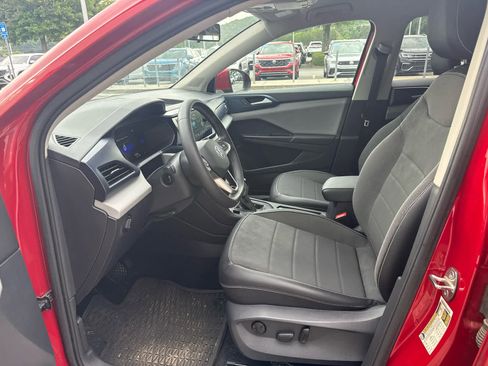 Certified 2022 Volkswagen Taos SE FWD image 19