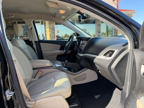 Used 2020 Dodge Journey SE image 26