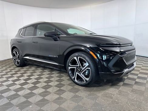 Used 2025 Chevrolet Equinox EV LT w/ Convenience Package II image 2