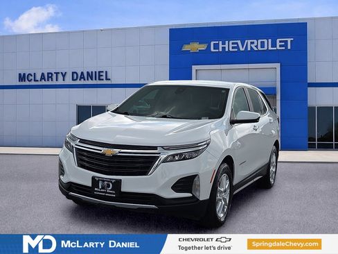 Used 2022 Chevrolet Equinox LT FWD image 2