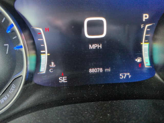 Used 2021 Chrysler Pacifica Touring-L AWD/4WD image 9