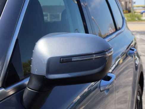 Used 2025 Kia Telluride S image 3